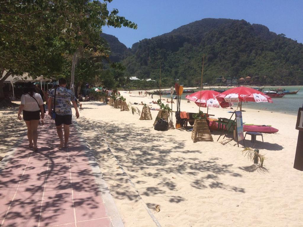Bung House Hotel Phi Phi Don Exterior photo